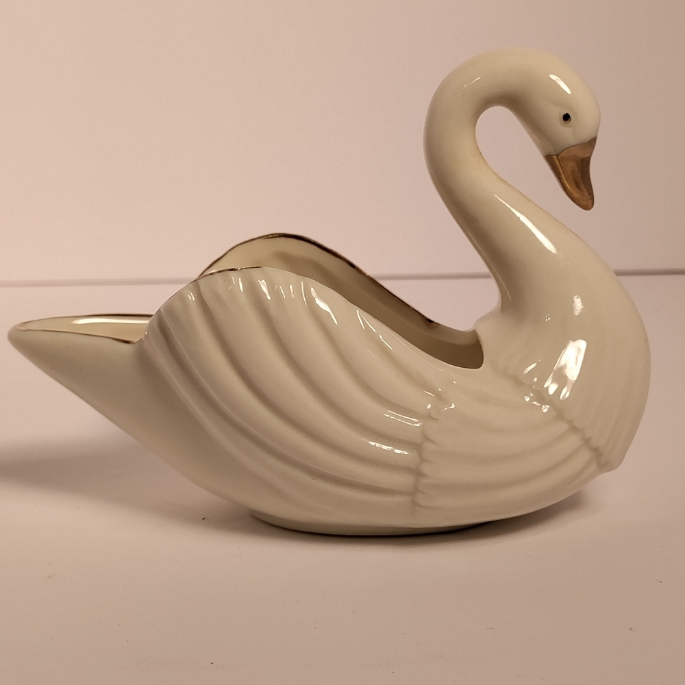 A SWAN⭐ - Picture 4 of 7